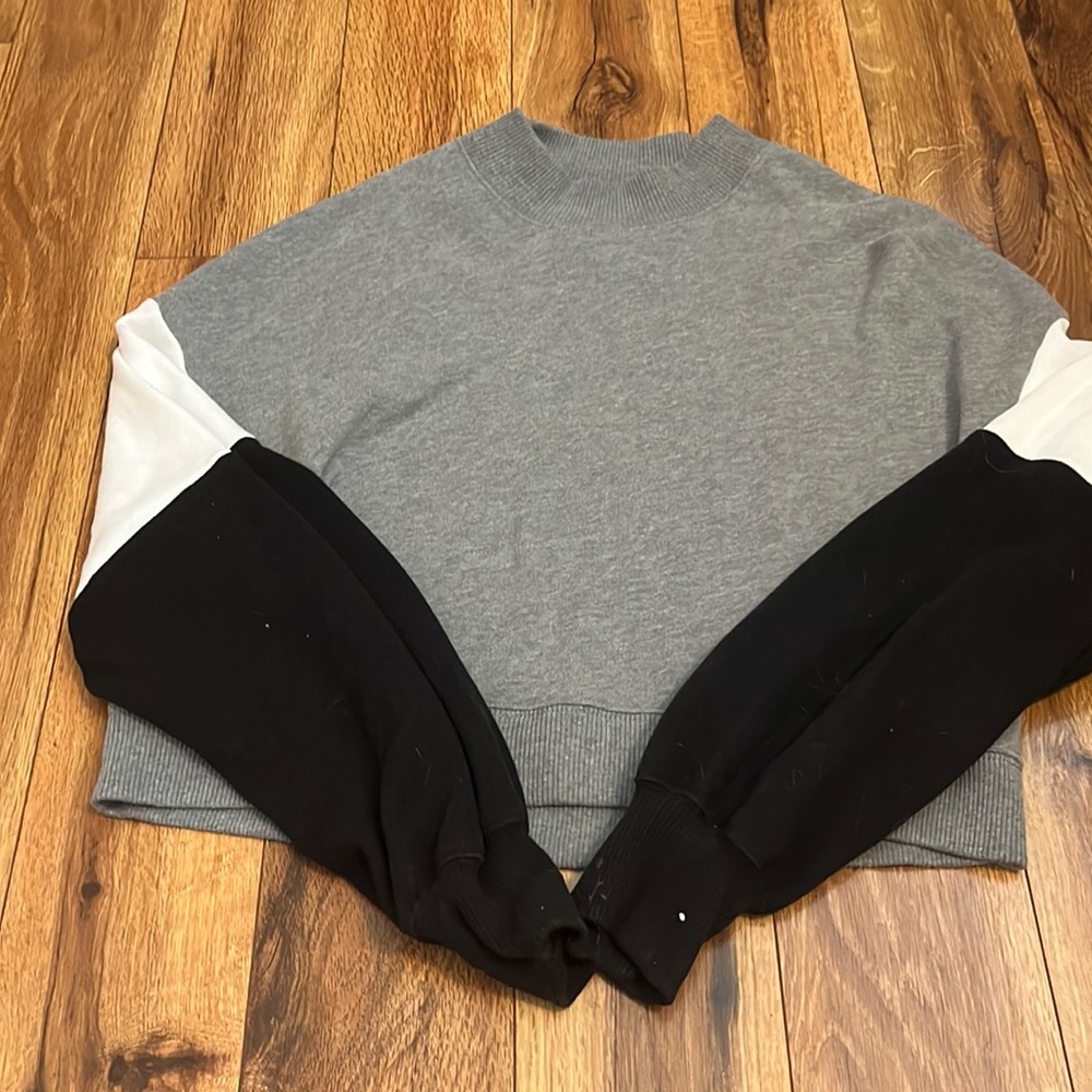 Black, Grey, and White Hollister crop top
